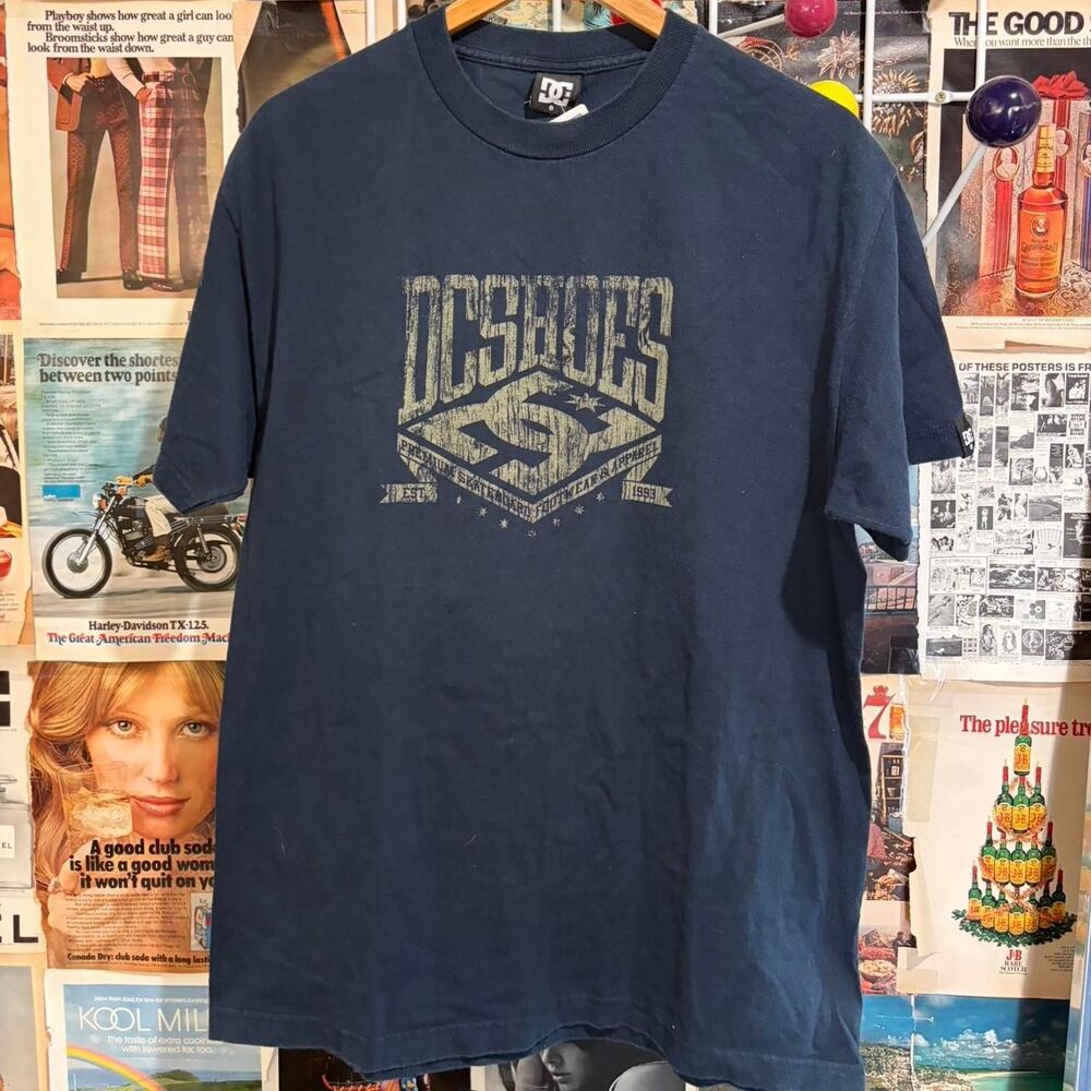 Dc-shoes Men's Navy and Blue T-shirt